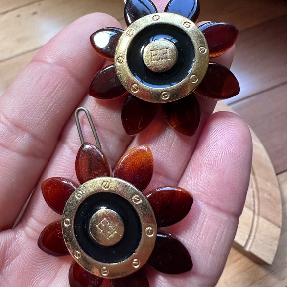 Vtg Auth Escada Gold and Brown Floral hair clips pair - Picture 6 of 10